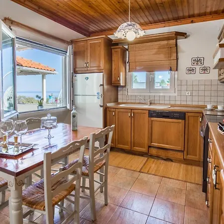 Дом отдыха Vista Del Mare Luxury Коинира